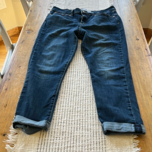 Signature by Levi Strauss Mid Rise Boyfriend dark wash jeans! - Picture 1 of 6